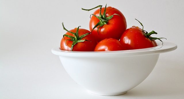 tomatoes-320860_640